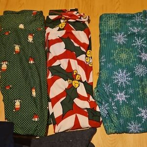 Gently Used Lularoe Christmas Leggimgs OS